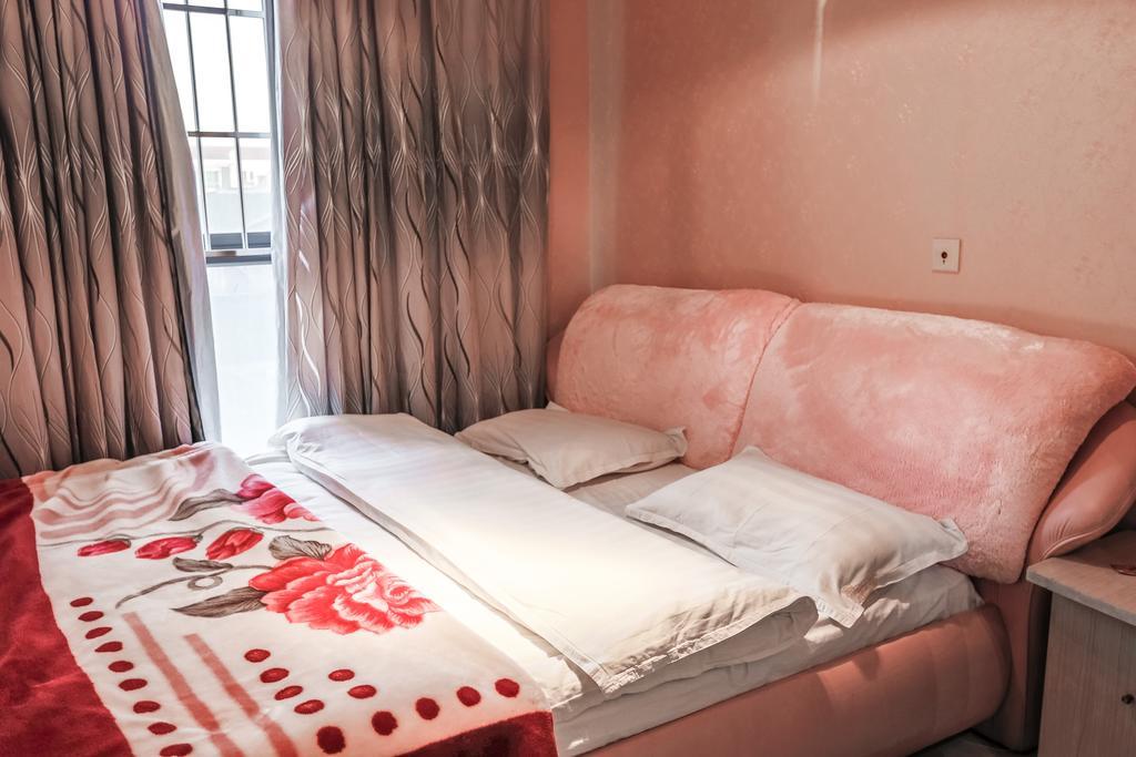 Nissi Holiday Hotel Kunming Bagian luar foto